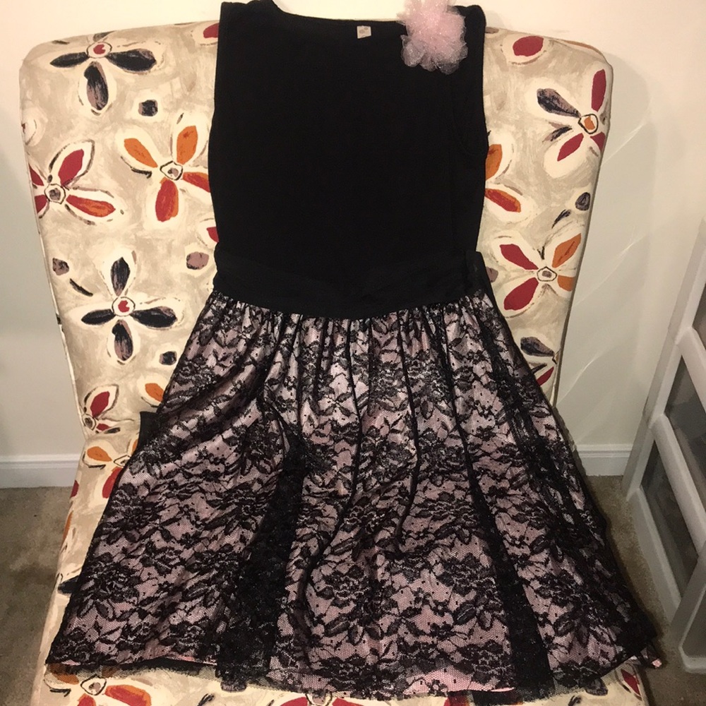 Black and Pink Lace Dress - Picture 1 of 2